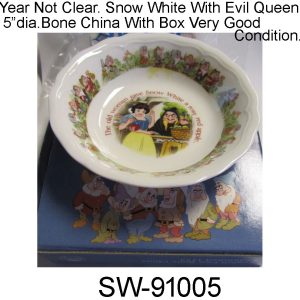 Aynsley Snow White & Evil Queen Bone China 5"dia. Dish.
